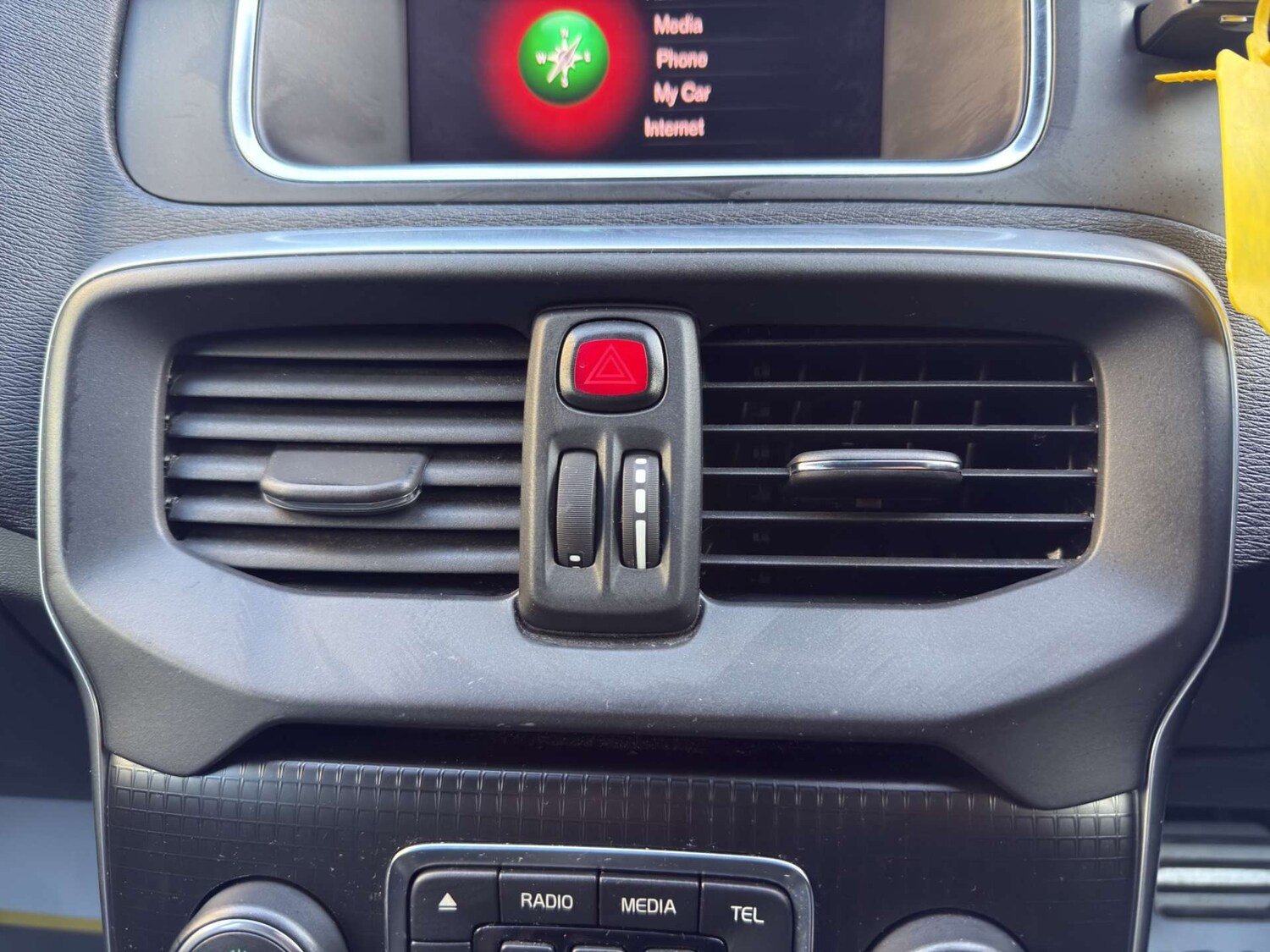 Used Volvo V40 2017 for sale - 77477809: Photo 43