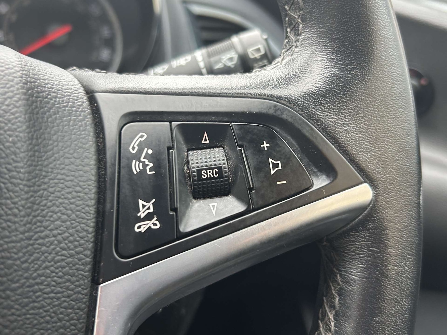 Used Vauxhall Astra 2012 for sale - 77877318: Photo 25