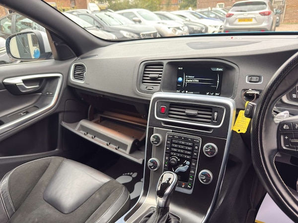 Used Volvo V60 2014 for sale - 76290968: Photo 13