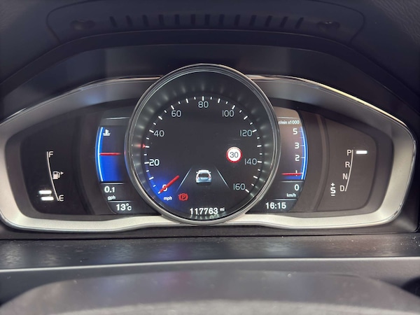 Used Volvo V60 2014 for sale - 76290968: Photo 30