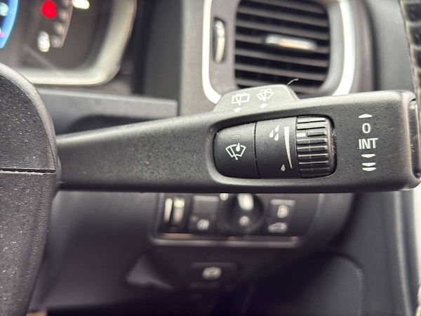 Used Volvo V60 2014 for sale - 76290968: Photo 35