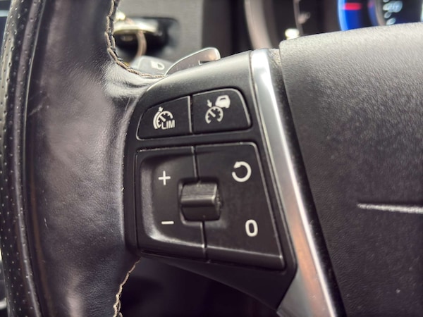 Used Volvo V60 2014 for sale - 76290968: Photo 36