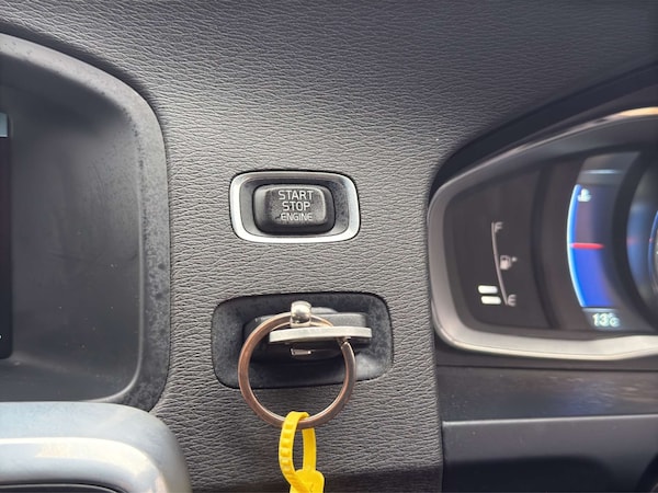 Used Volvo V60 2014 for sale - 76290968: Photo 40