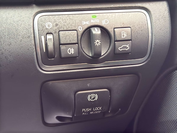 Used Volvo V60 2014 for sale - 76290968: Photo 41