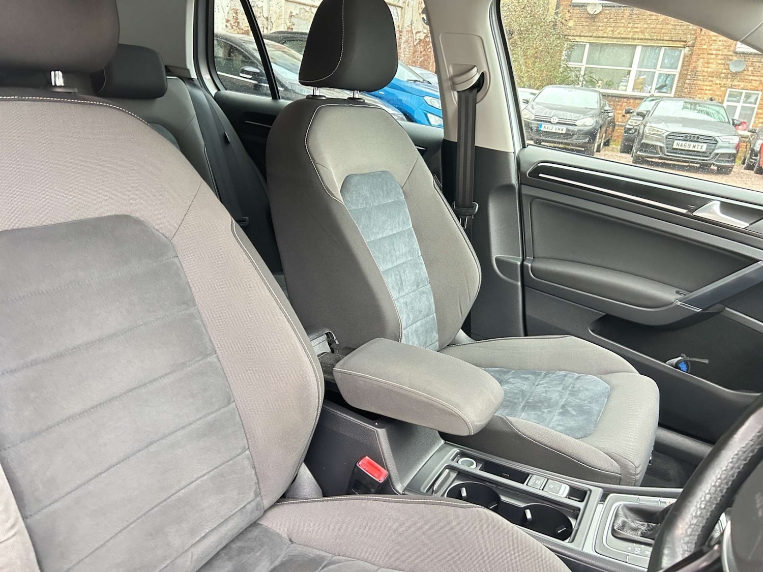 Used Volkswagen Golf 2024 for sale - 77247850: Photo 13