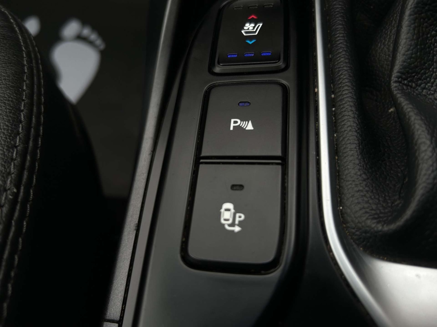 Used Hyundai Santa Fe 2017 for sale - 78124711: Photo 40