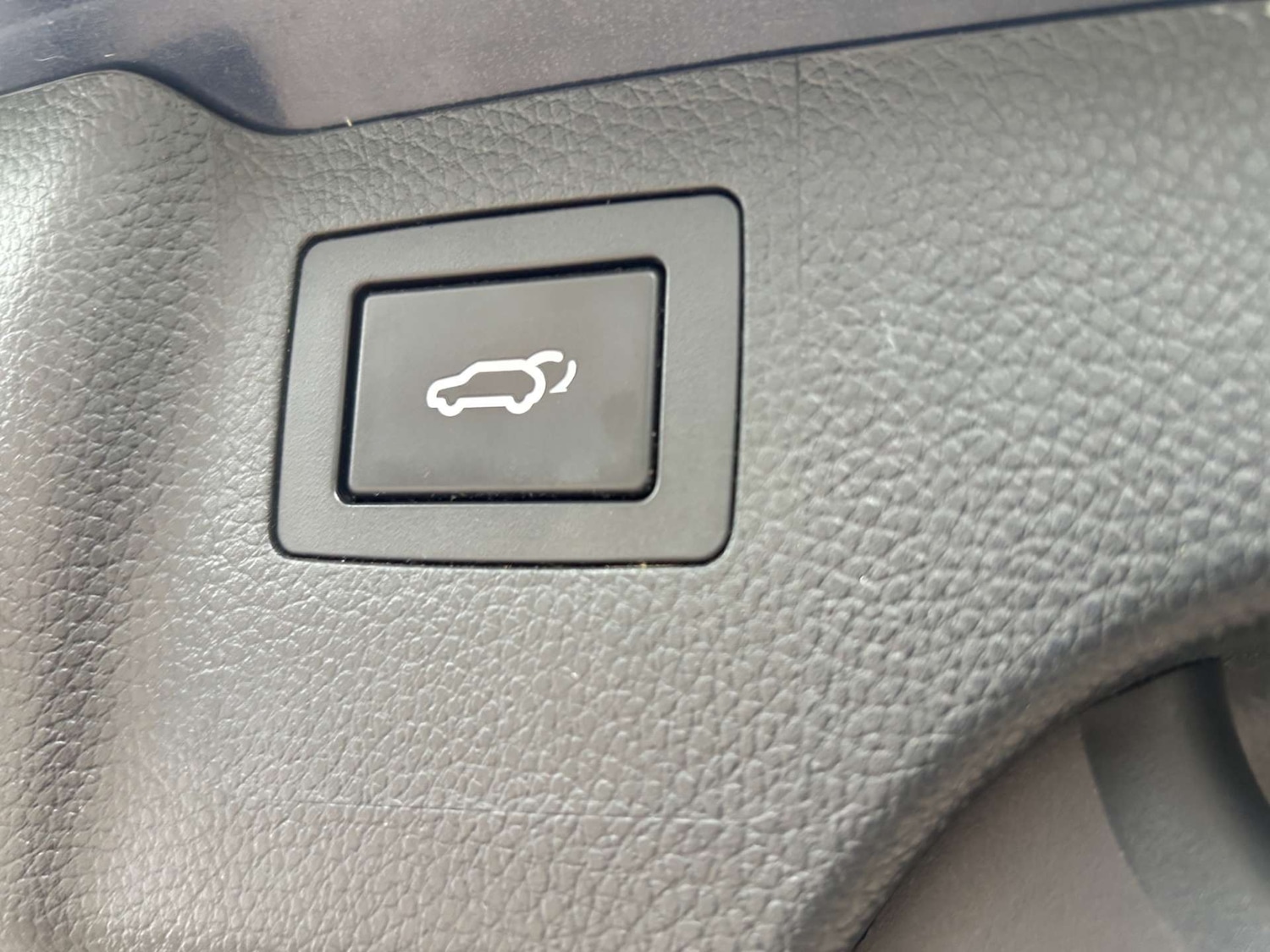 Used Hyundai Santa Fe 2017 for sale - 78124711: Photo 57