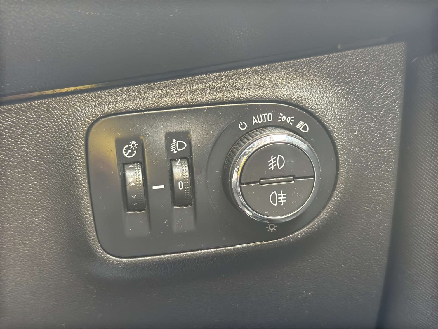 Used Vauxhall Corsa 2015 for sale - 76275281: Photo 35