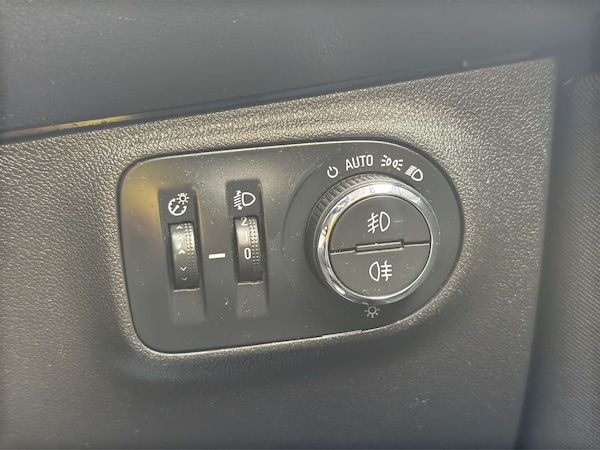 Used Vauxhall Corsa 2015 for sale - 76275281: Photo 35