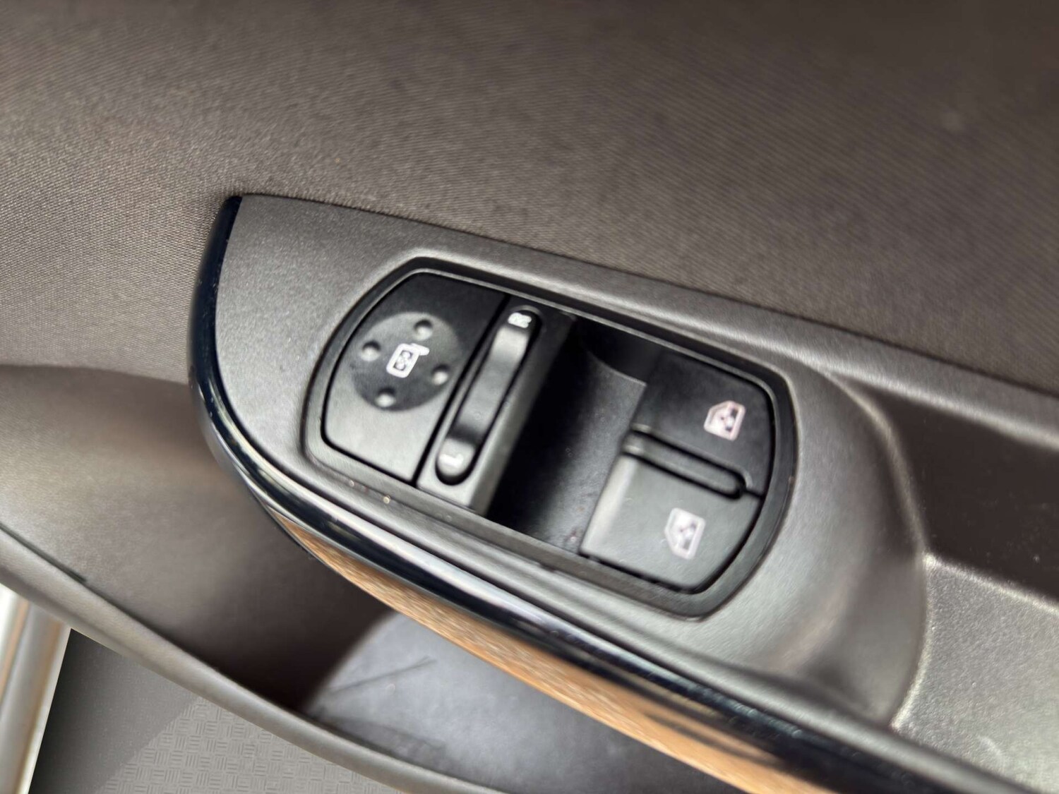 Used Vauxhall Corsa 2015 for sale - 76275281: Photo 36