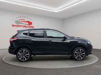 Used Nissan Qashqai 2017 for sale - 77735050: Photo