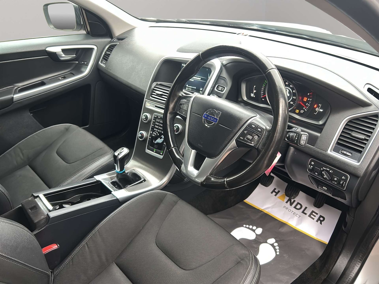 Used Volvo XC60 2015 for sale - 77080926: Photo 13