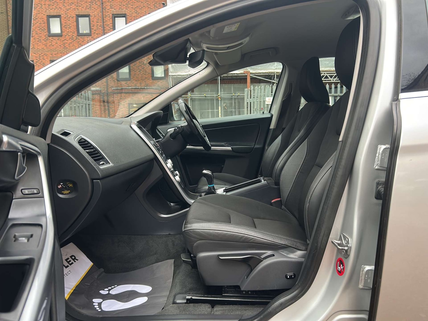 Used Volvo XC60 2015 for sale - 77080926: Photo 19