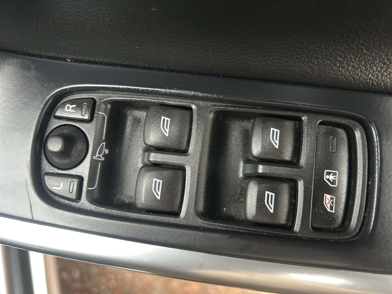 Used Volvo XC60 2015 for sale - 77080926: Photo 38