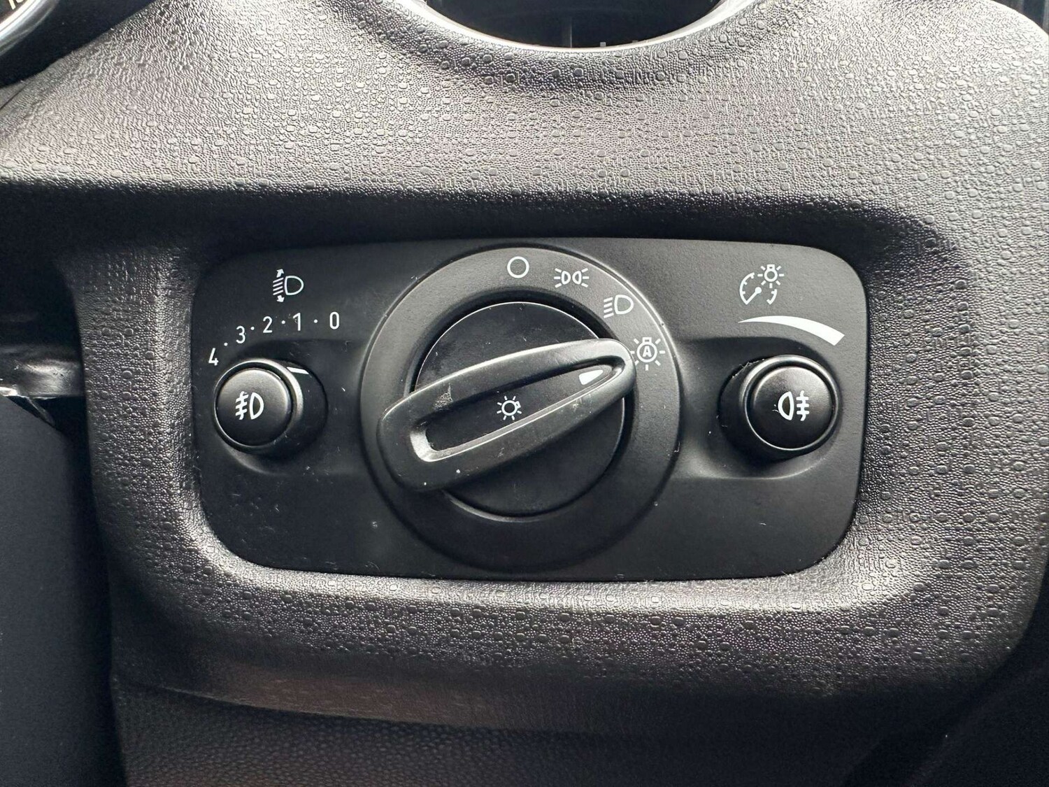 Used Ford Fiesta 2016 for sale - 78162657: Photo 32