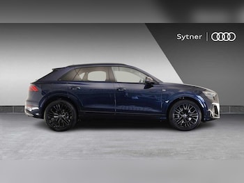 Used Audi Q8 2025 for sale - 77700597: Photo