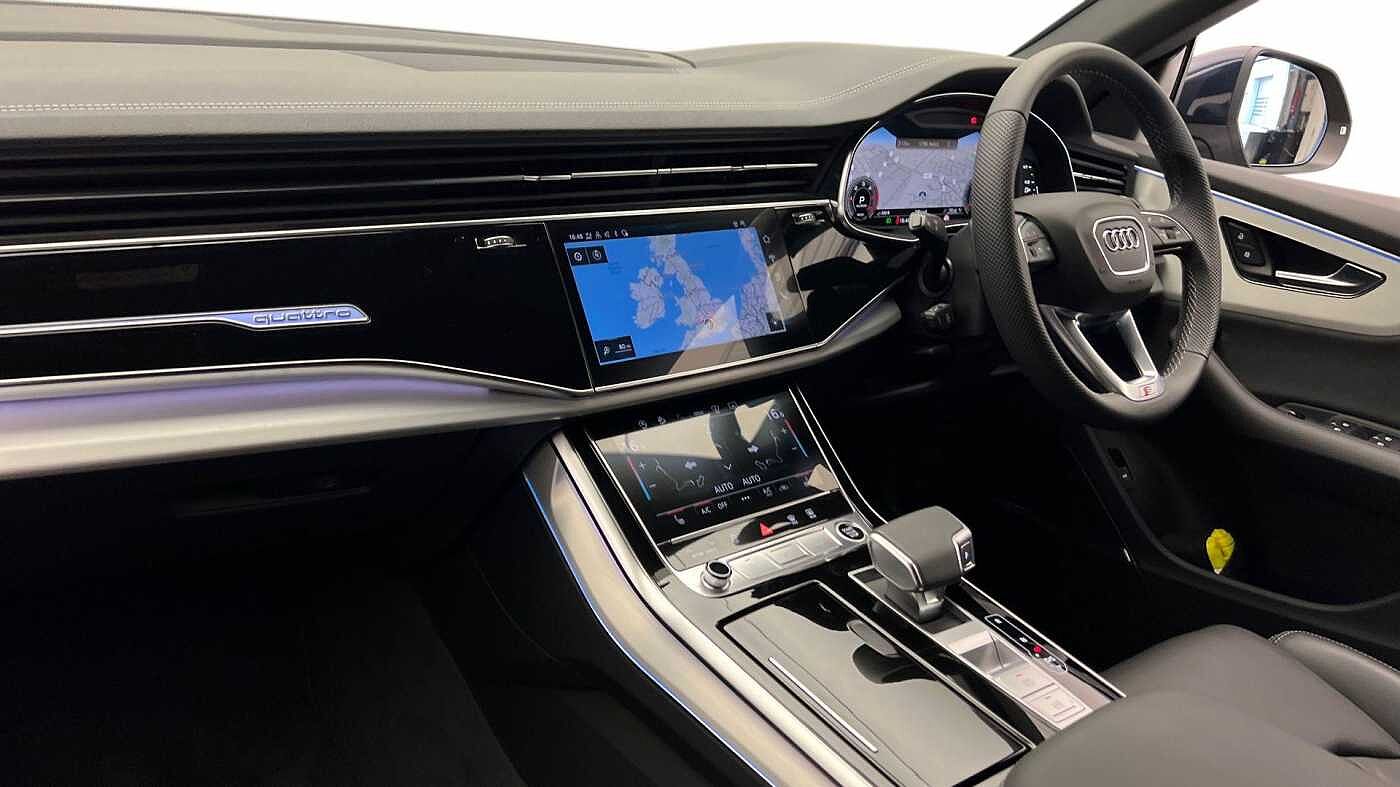 Used Audi Q8 2025 for sale - 76678823: Photo 2