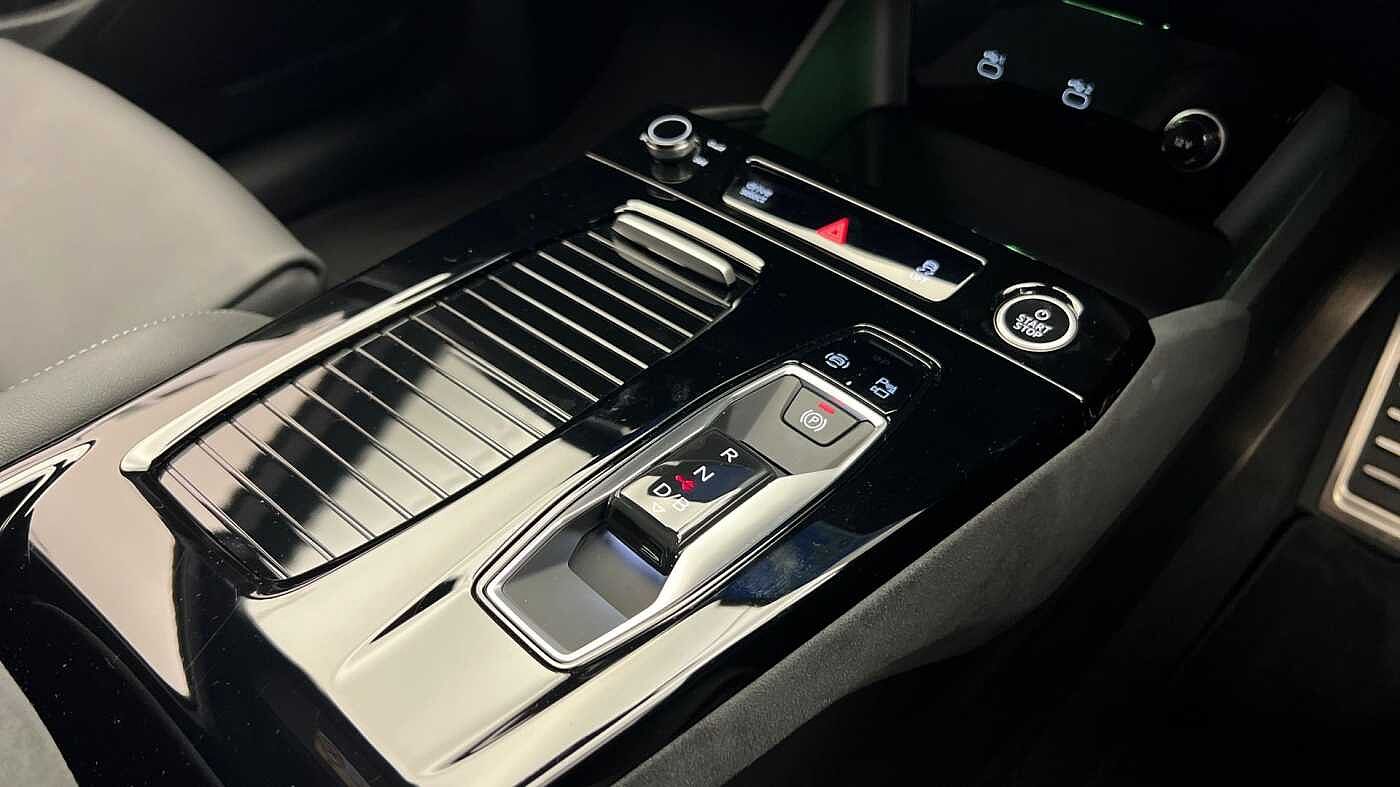 Used Audi Q6 e-tron 2024 for sale - 76677341: Photo 14