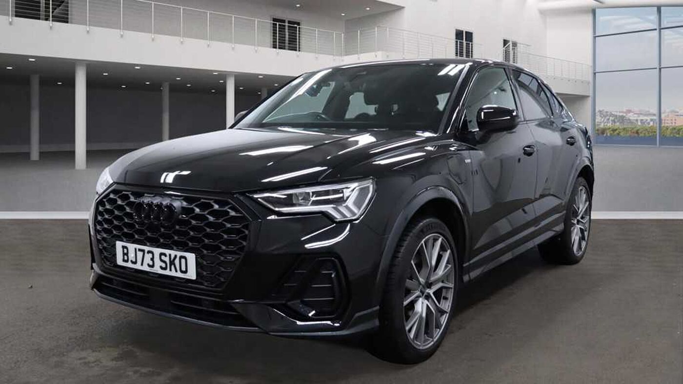 Used Audi Q3 2023 for sale - 77000823: Photo 2