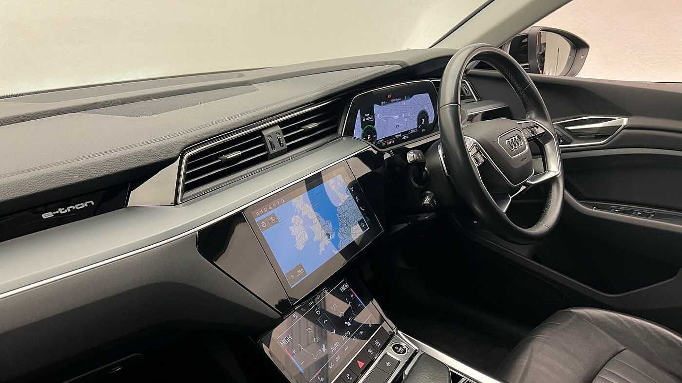 Used Audi e-tron 2021 for sale - 76681079: Photo 2