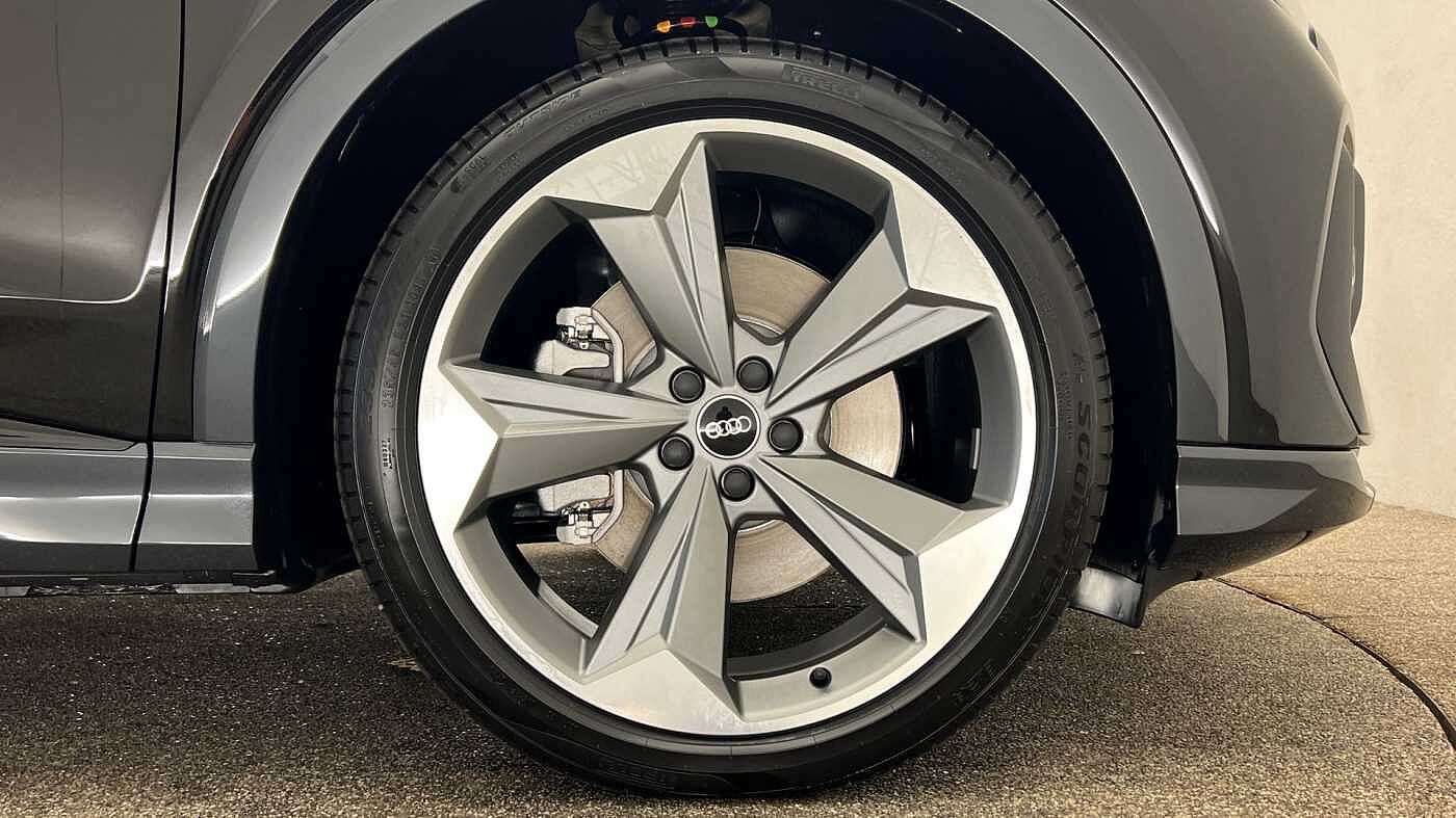 Used Audi Q4 e-tron 2025 for sale - 76678762: Photo 5