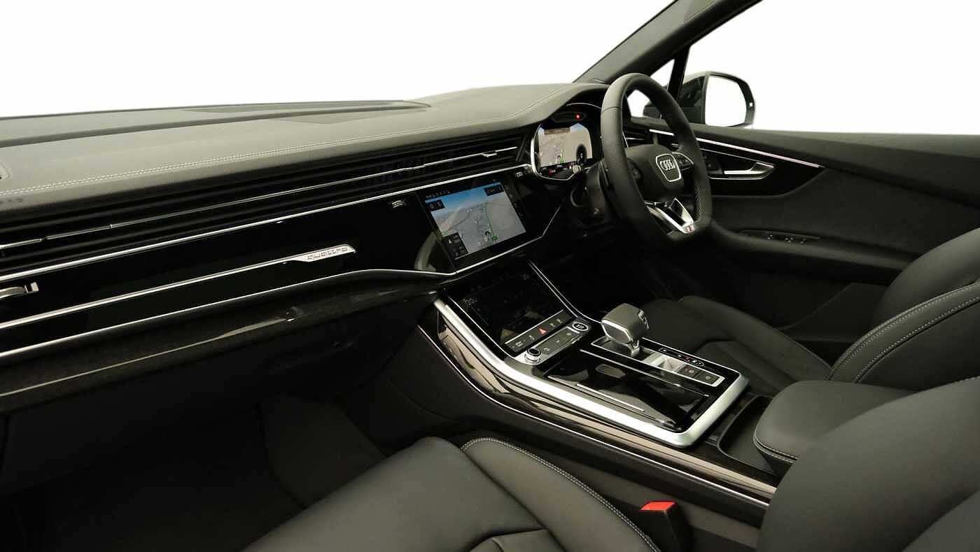 Used Audi Q7 2025 for sale - 76678850: Photo 2