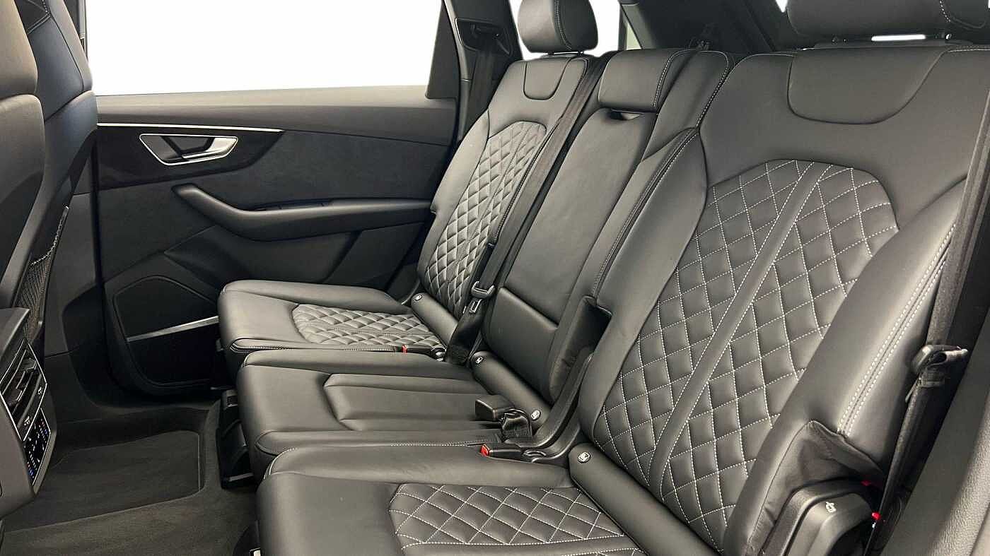Used Audi Q7 2023 for sale - 76675521: Photo 16
