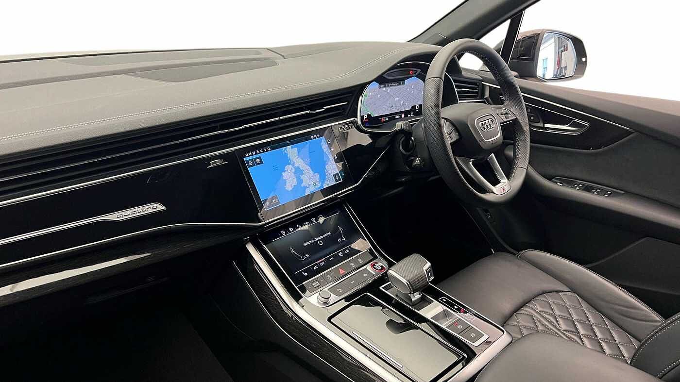 Used Audi Q7 2023 for sale - 76675521: Photo 2