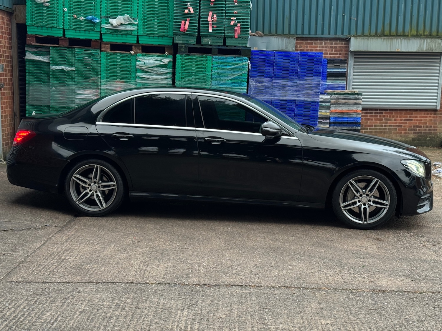 Used Mercedes-Benz E Class 2016 for sale - 77055711: Photo 2