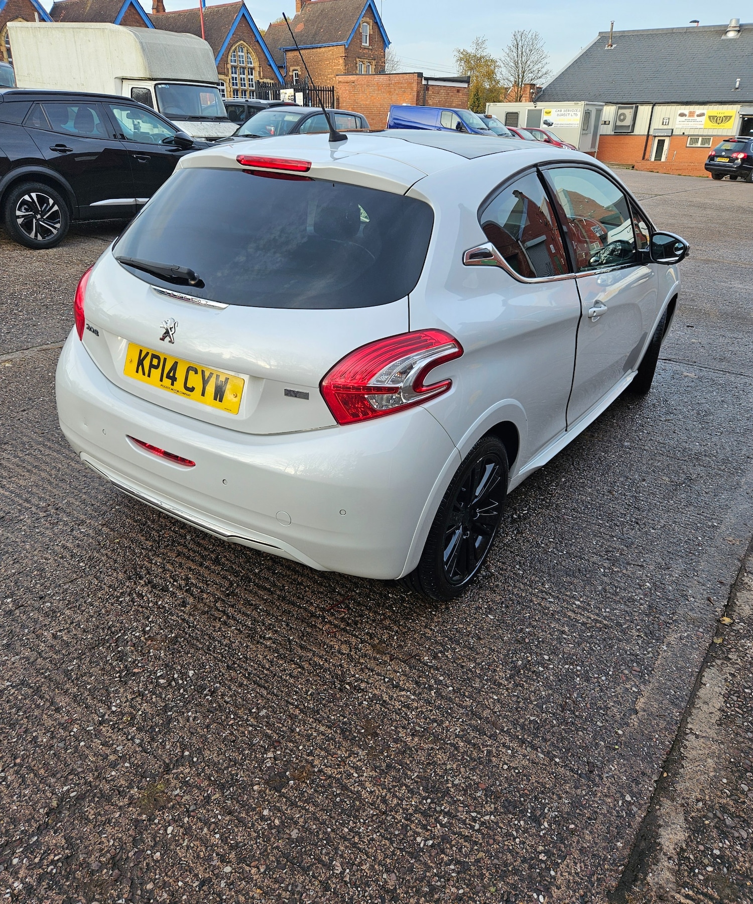 Used Peugeot 208 2014 for sale - 76480039: Photo 12