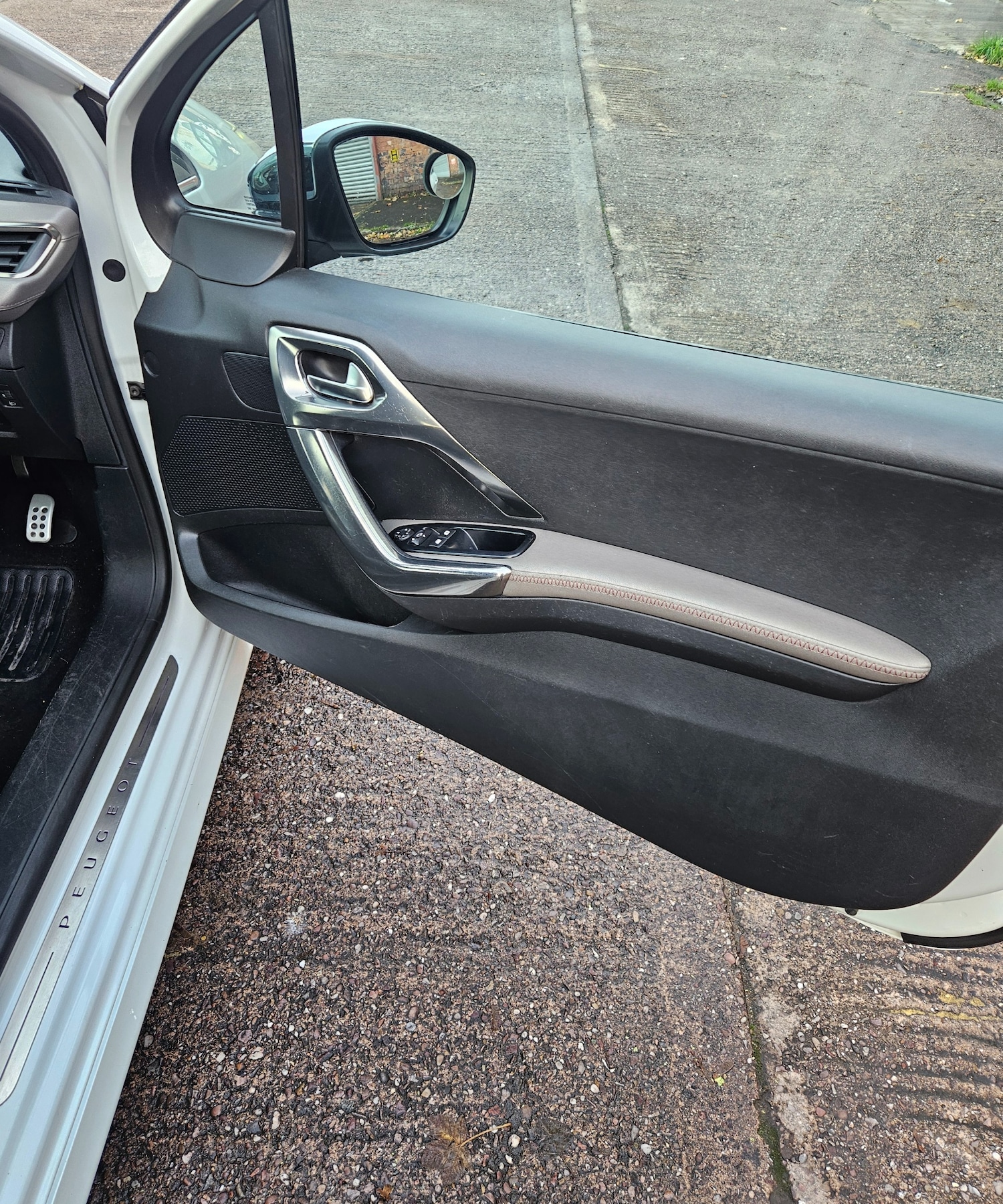 Used Peugeot 208 2014 for sale - 76480039: Photo 16