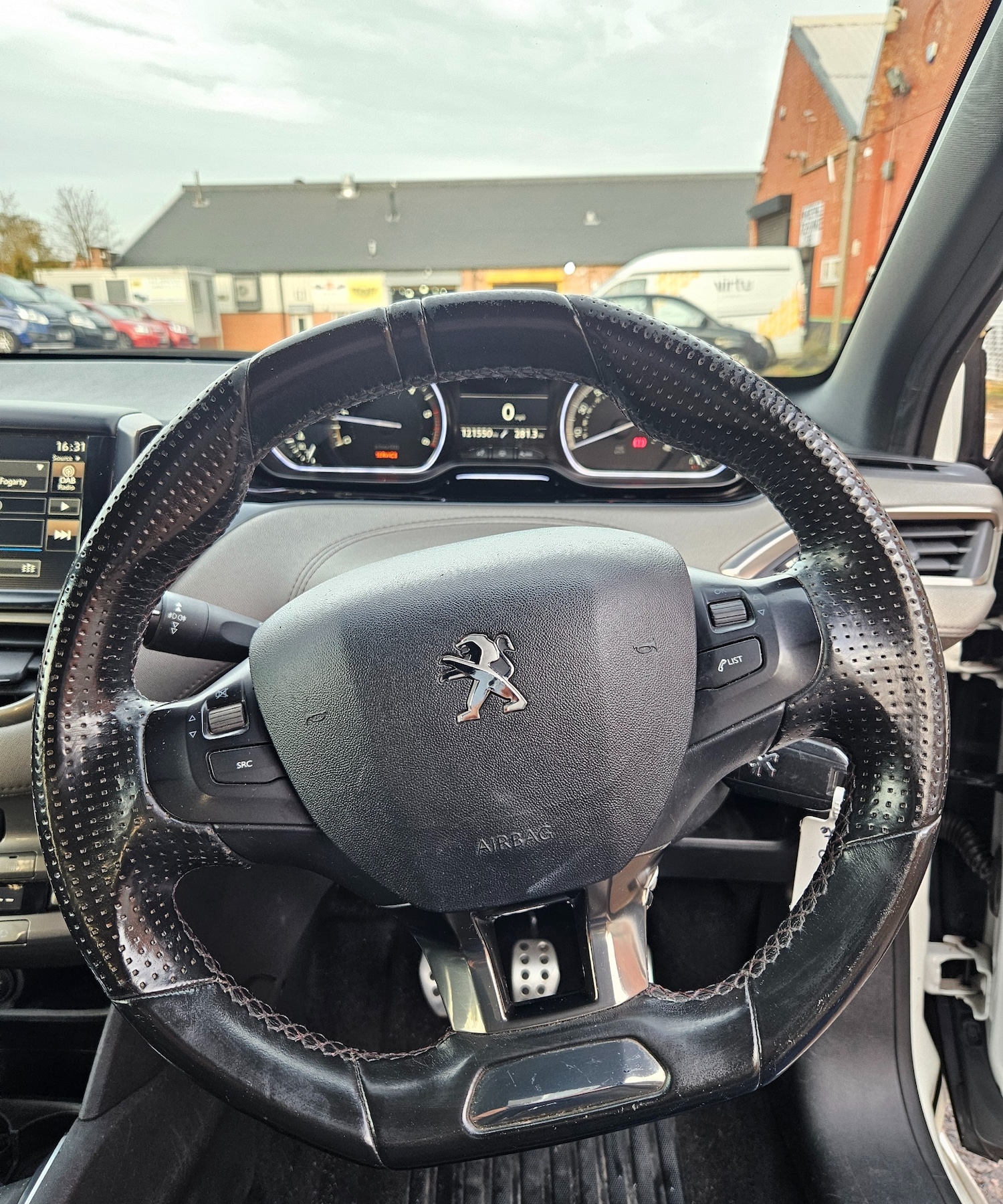 Used Peugeot 208 2014 for sale - 76480039: Photo 20