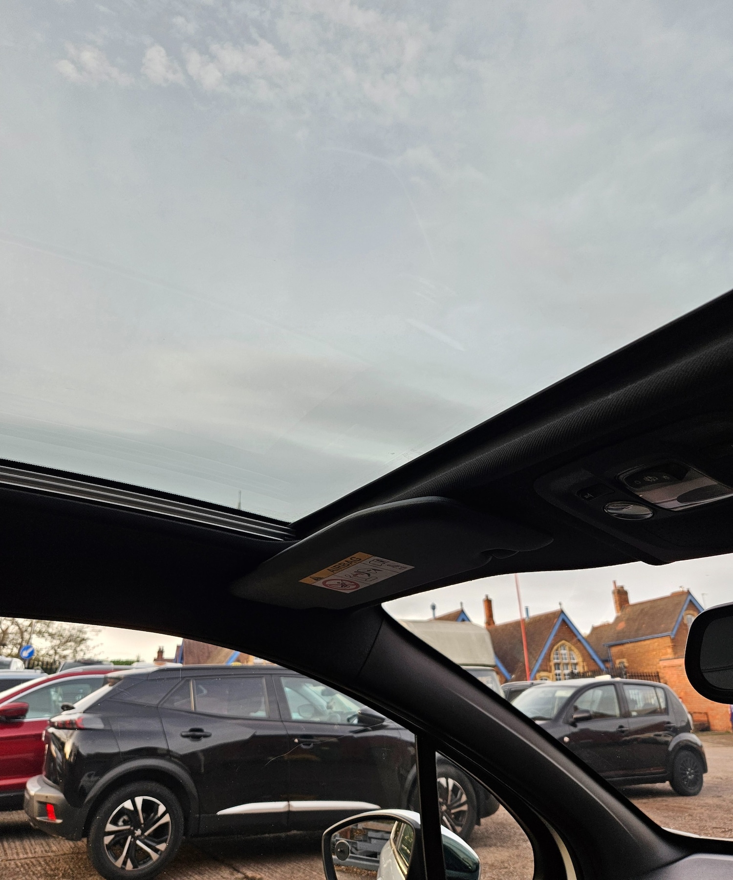 Used Peugeot 208 2014 for sale - 76480039: Photo 21