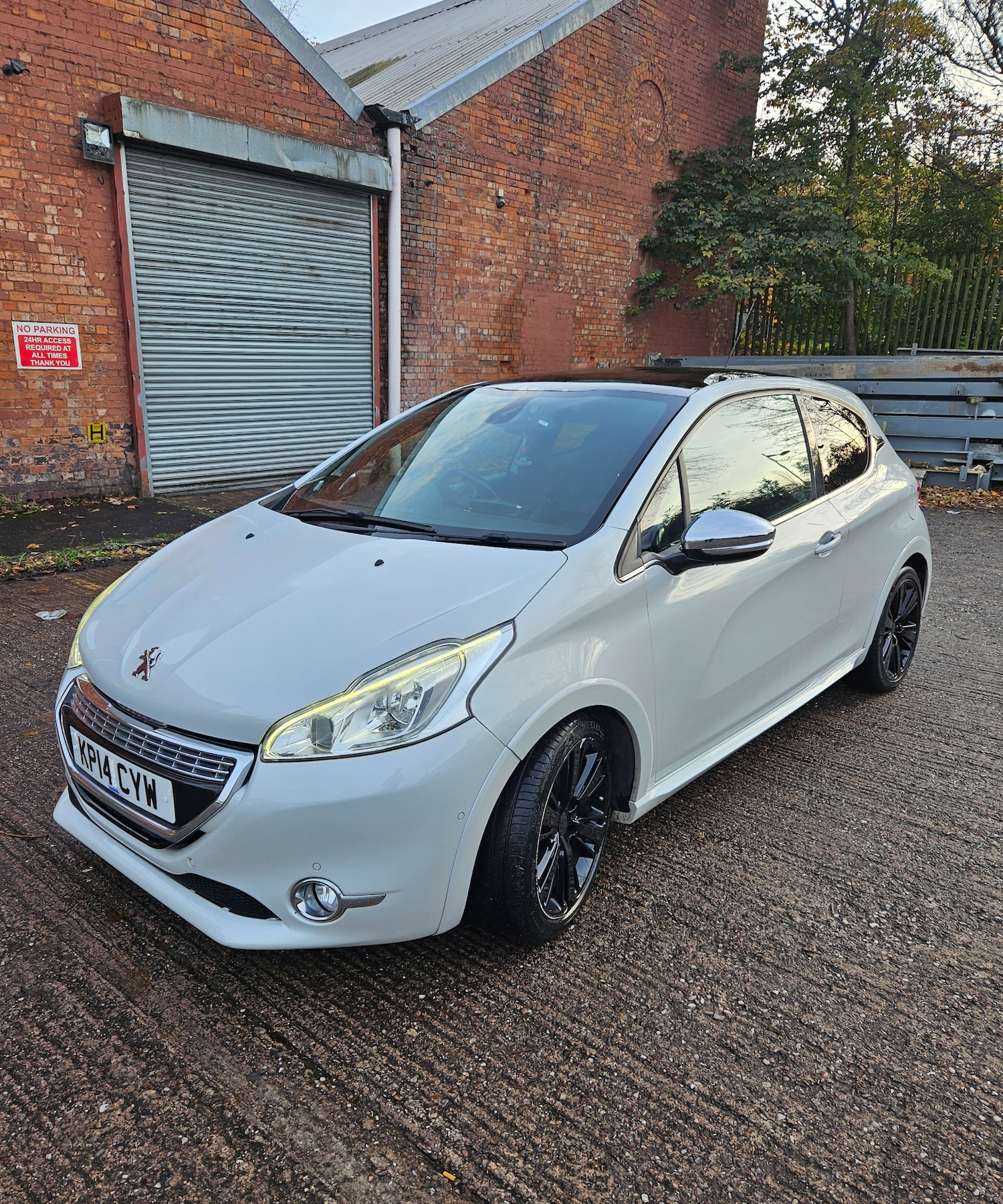 Used Peugeot 208 2014 for sale - 76480039: Photo 3