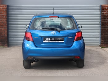 Used Toyota Yaris 2015 for sale - 78209813: Photo