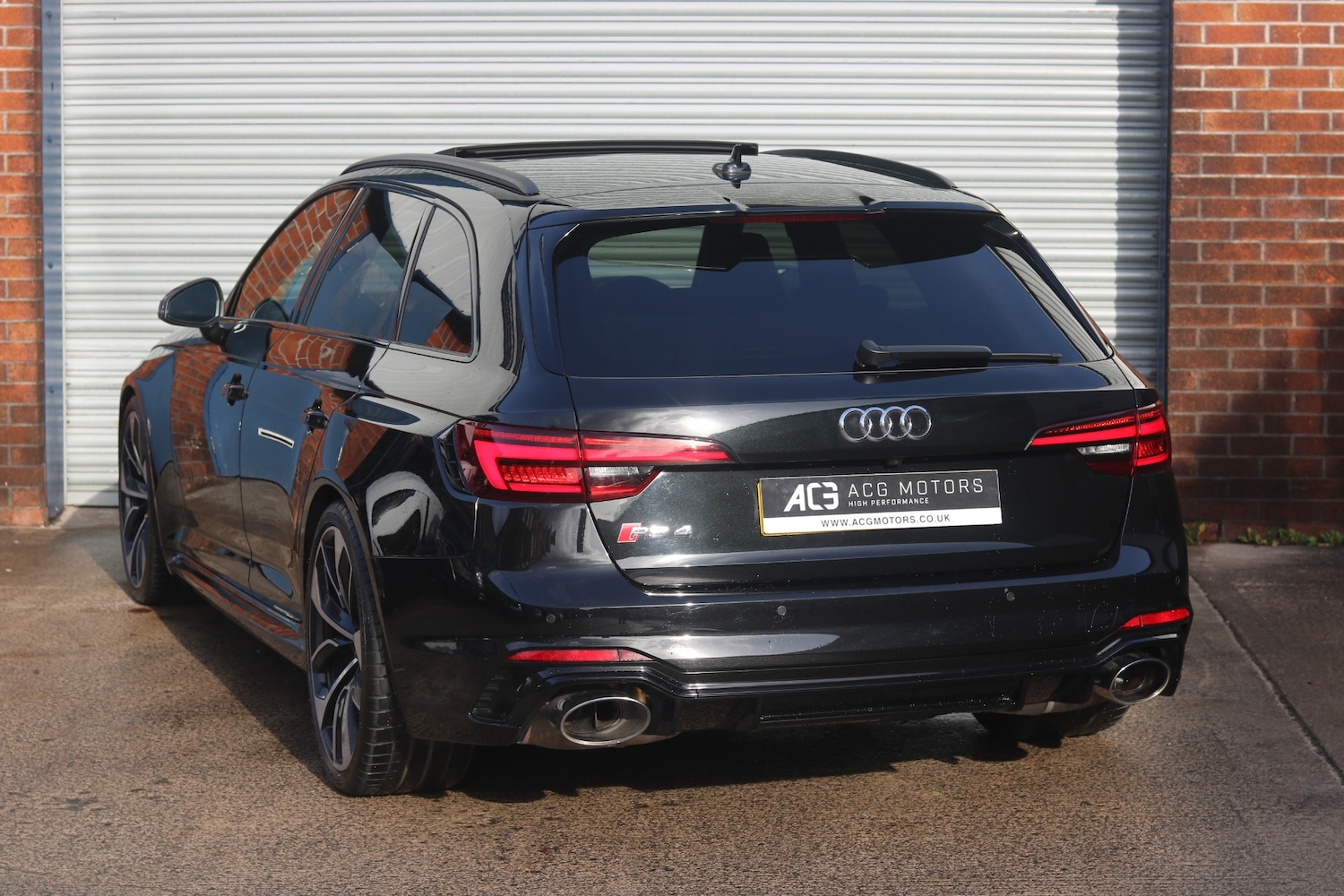 Used Audi RS4 2018 for sale - 76394990: Photo 2