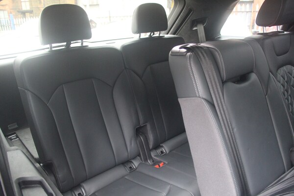Used Audi Q7 2020 for sale - 74231526: Photo 32
