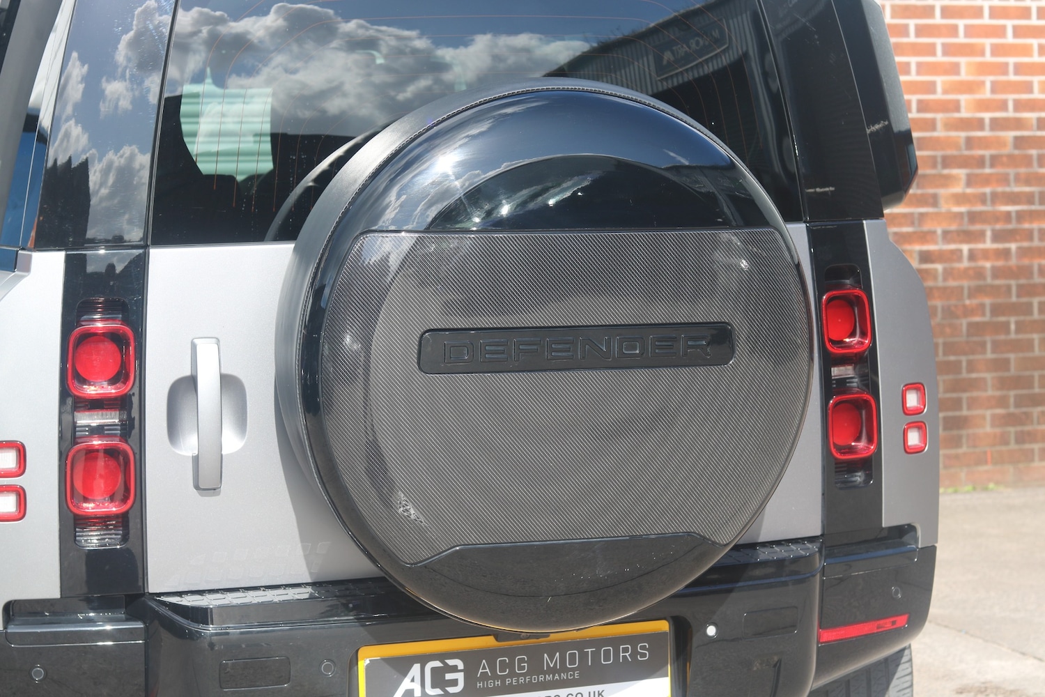 Used Land Rover Defender 2023 for sale - 77889974: Photo 11