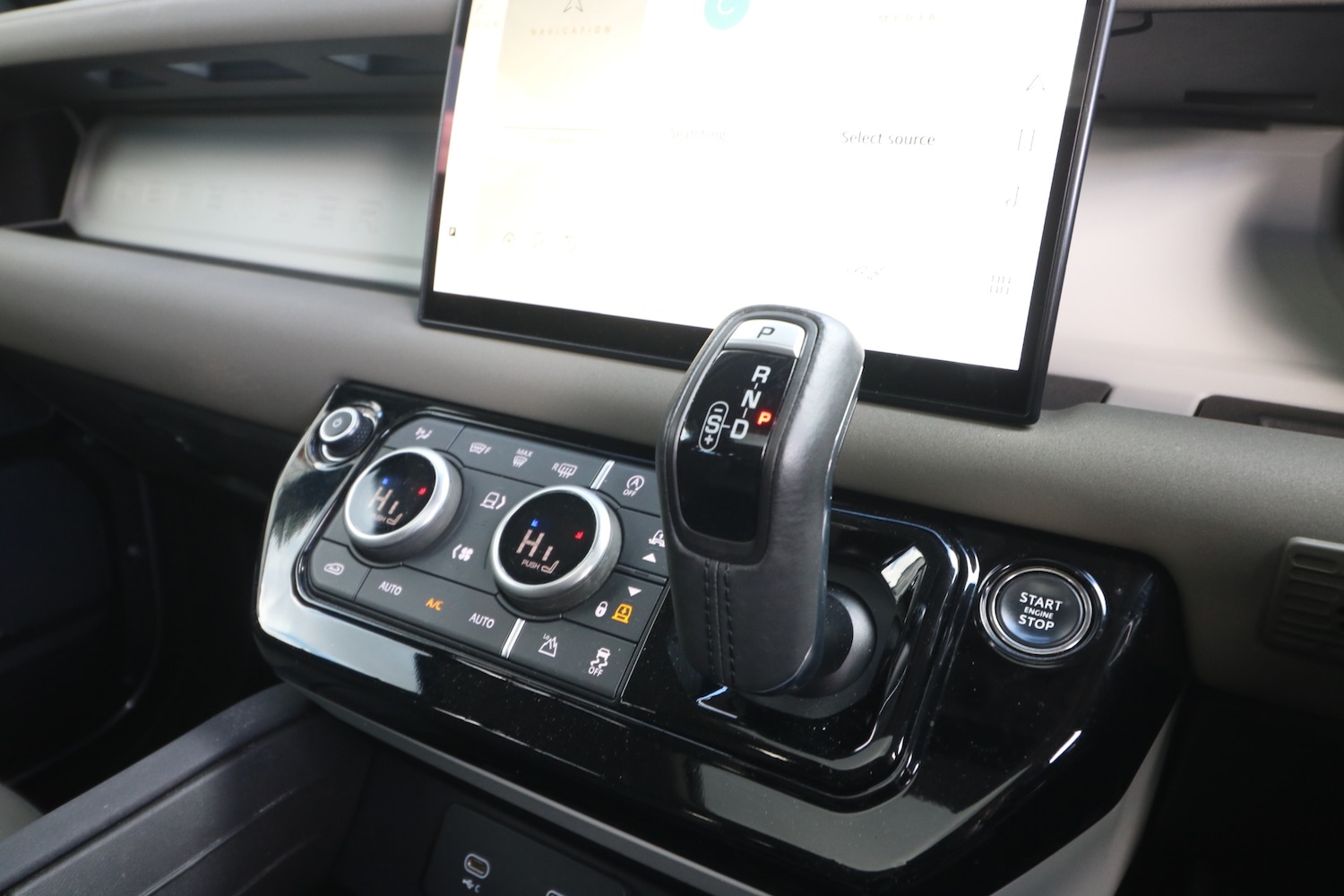 Used Land Rover Defender 2023 for sale - 77889974: Photo 21