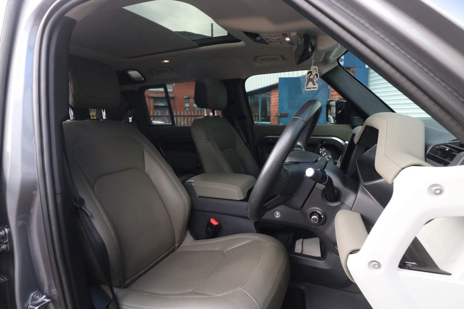 Used Land Rover Defender 2023 for sale - 77889974: Photo 27