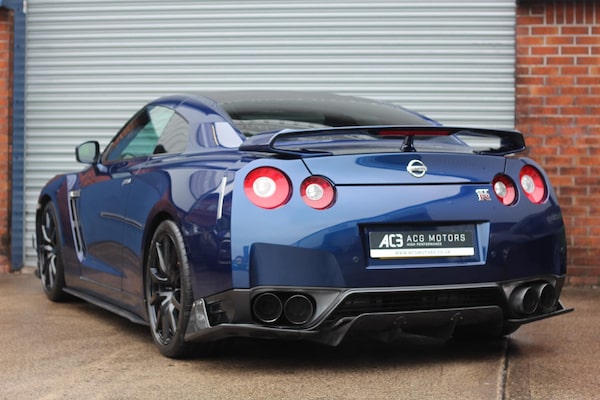 Used Nissan GT-R 2011 for sale - 69060541: Photo 2