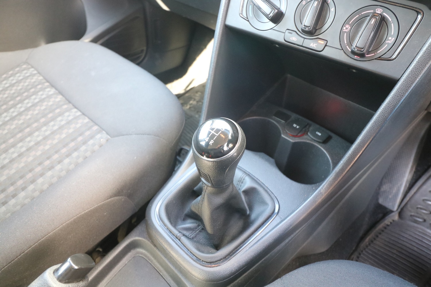 Used Volkswagen Polo 2015 for sale - 77733114: Photo 10