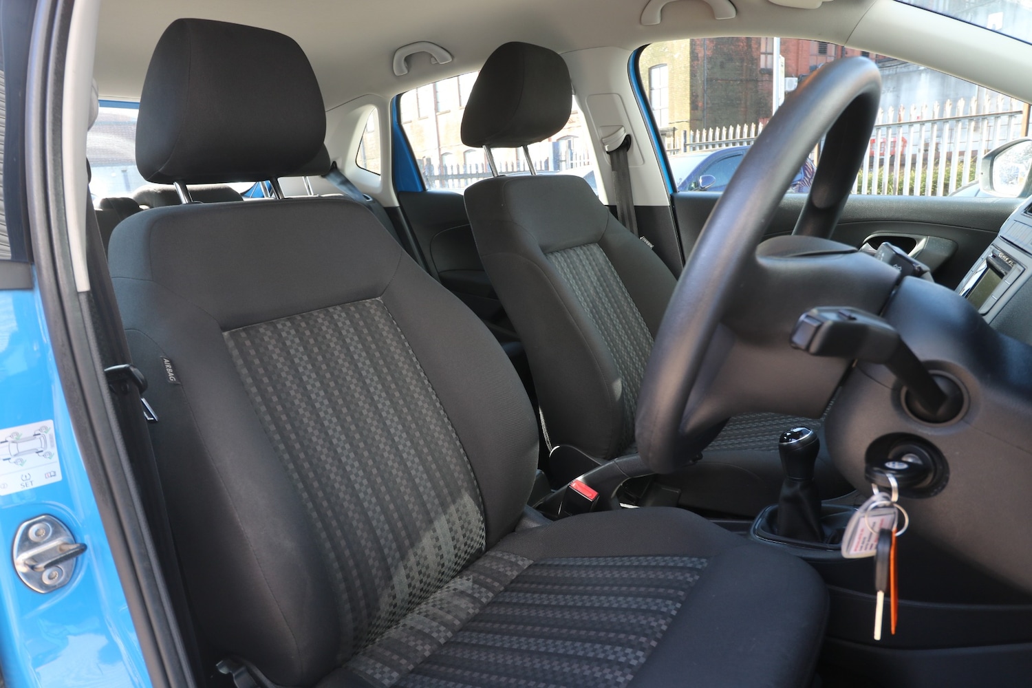 Used Volkswagen Polo 2015 for sale - 77733114: Photo 6