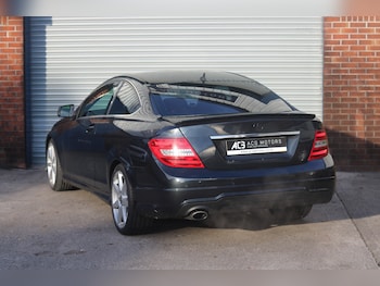 Used Mercedes-Benz C Class 2012 for sale - 76384179: Photo