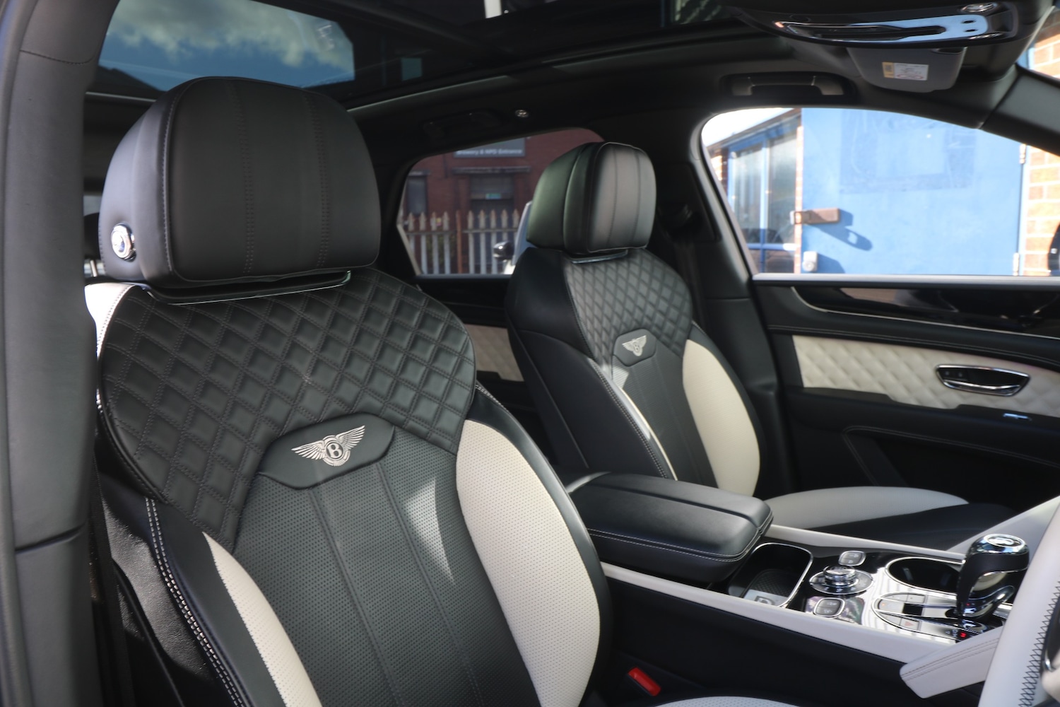 Used Bentley Bentayga 2021 for sale - 76421957: Photo 10