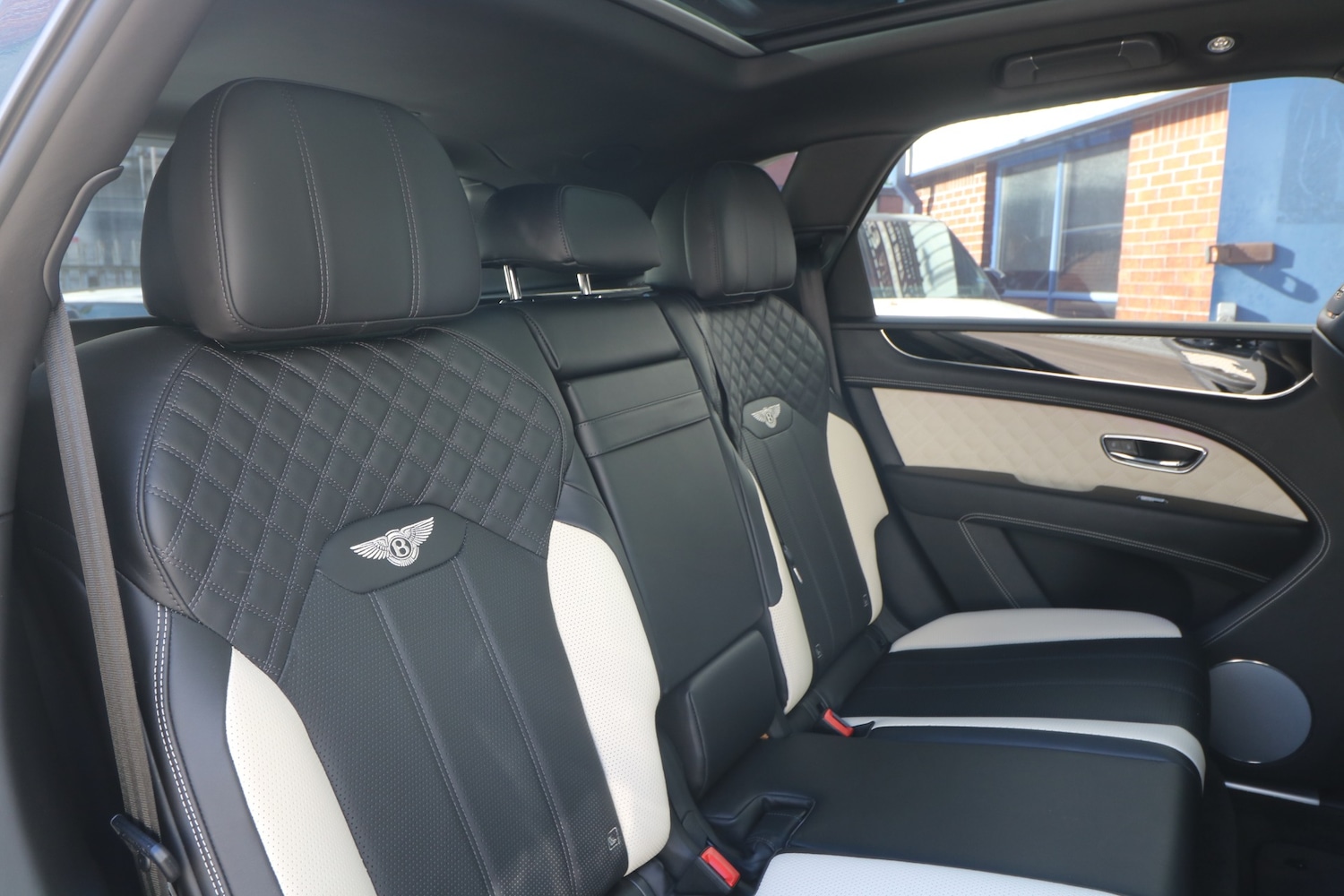 Used Bentley Bentayga 2021 for sale - 76421957: Photo 11