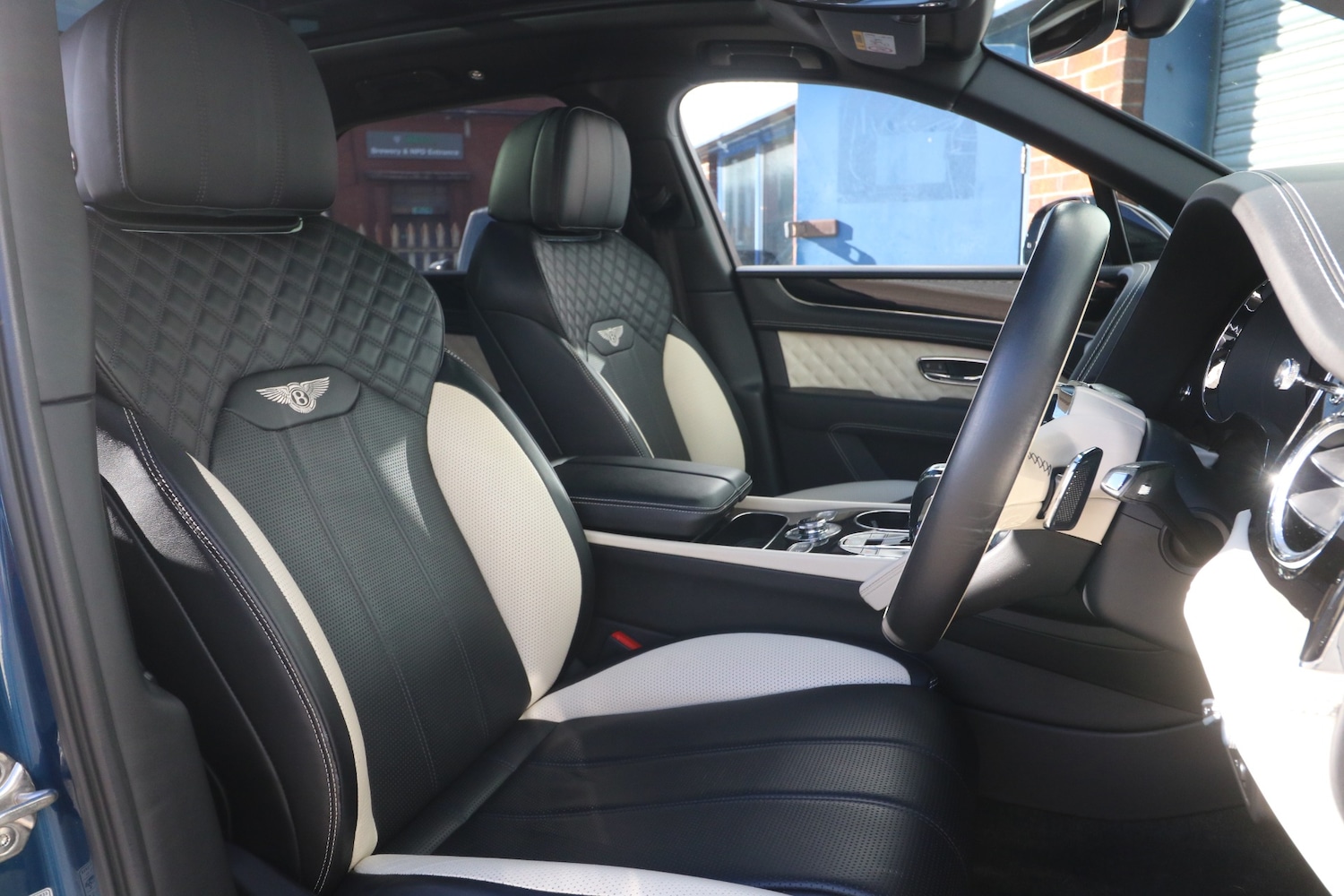 Used Bentley Bentayga 2021 for sale - 76421957: Photo 14