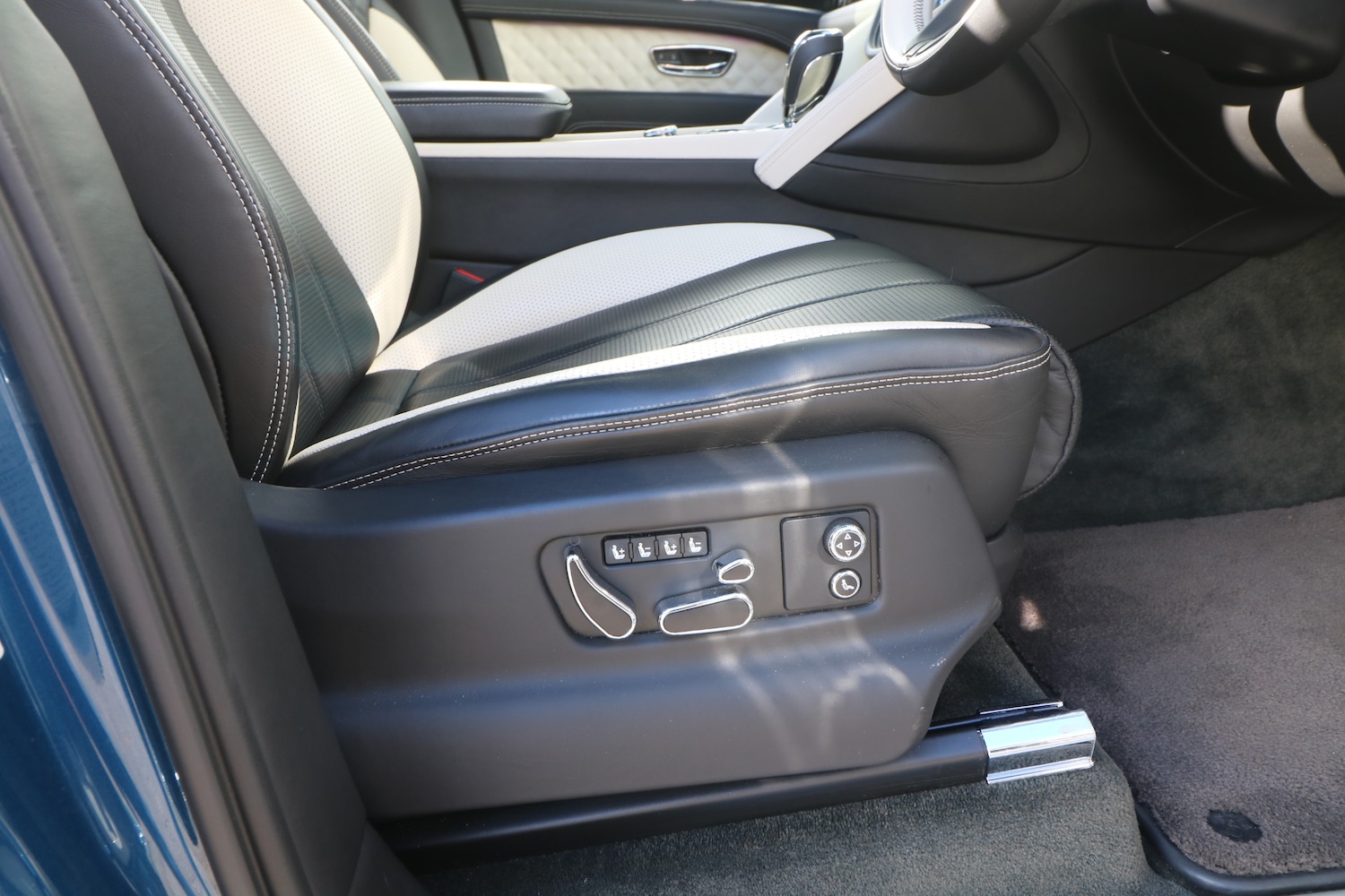 Used Bentley Bentayga 2021 for sale - 76421957: Photo 15