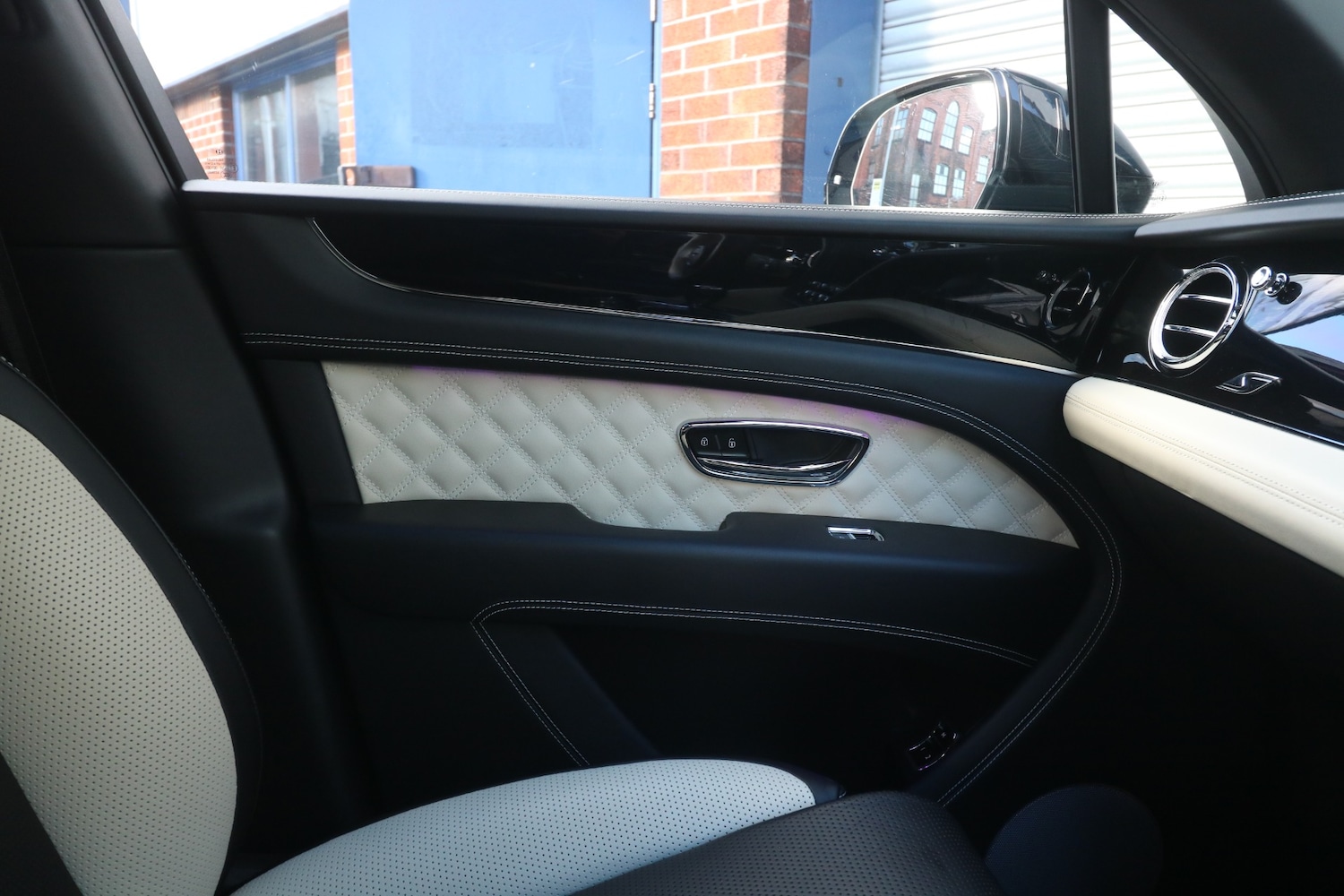 Used Bentley Bentayga 2021 for sale - 76421957: Photo 24