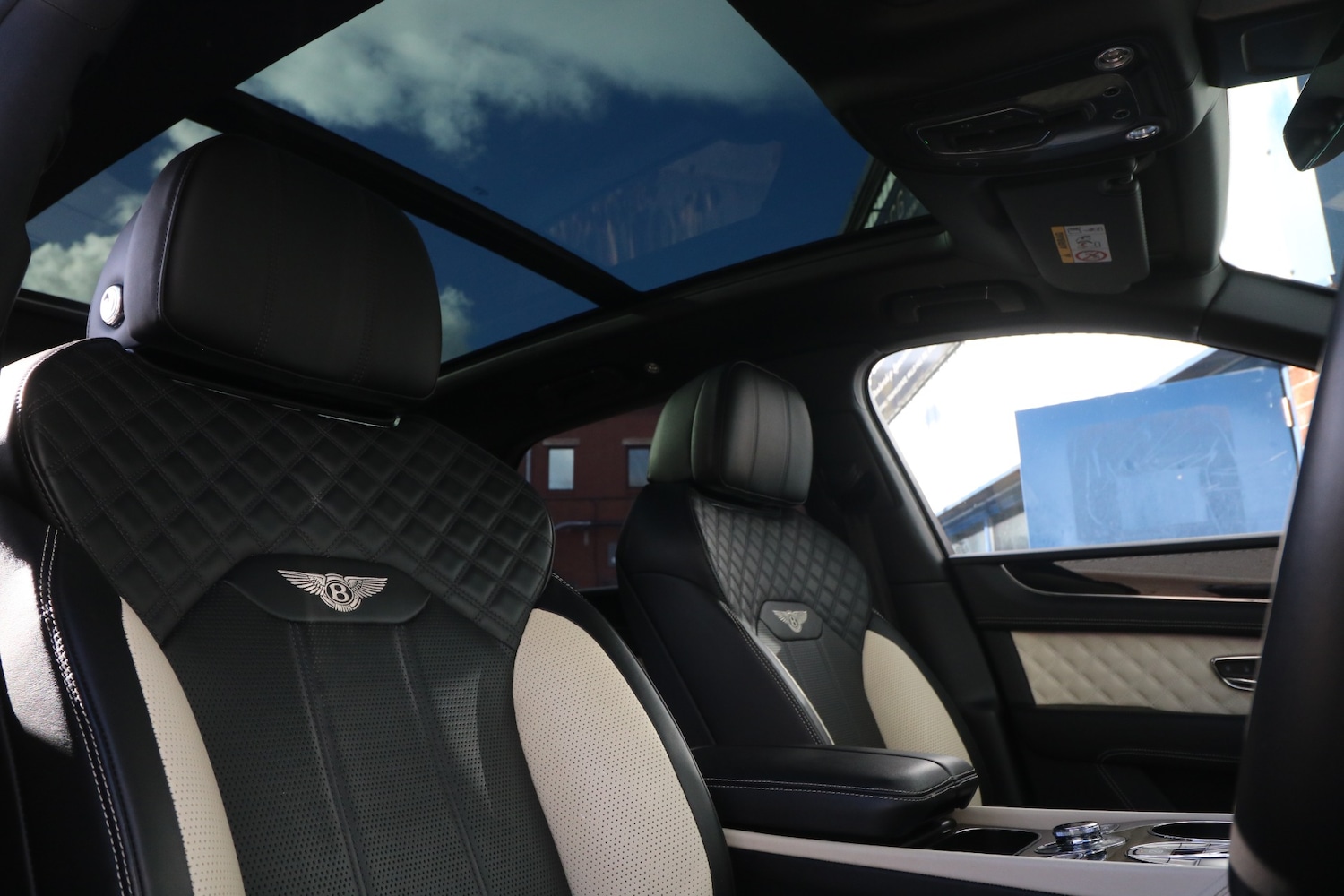 Used Bentley Bentayga 2021 for sale - 76421957: Photo 9